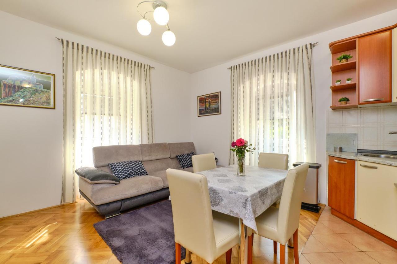 Snjezana Apartment Mali Losinj Bagian luar foto