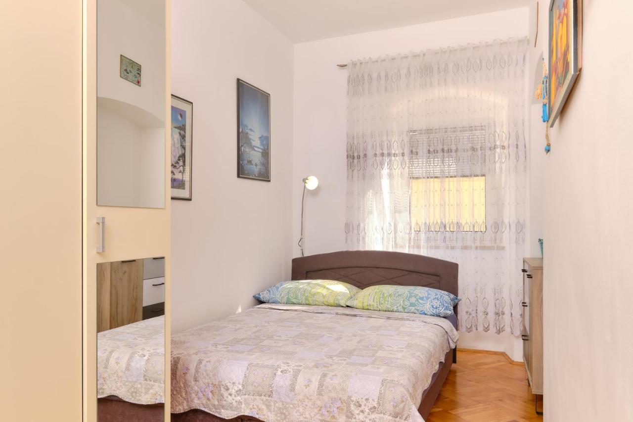 Snjezana Apartment Mali Losinj Bagian luar foto
