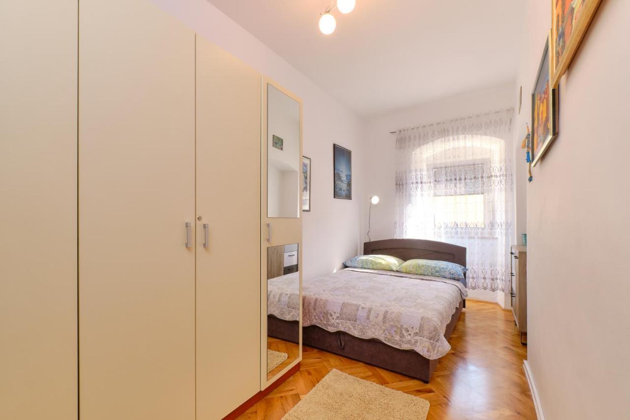 Snjezana Apartment Mali Losinj Bagian luar foto