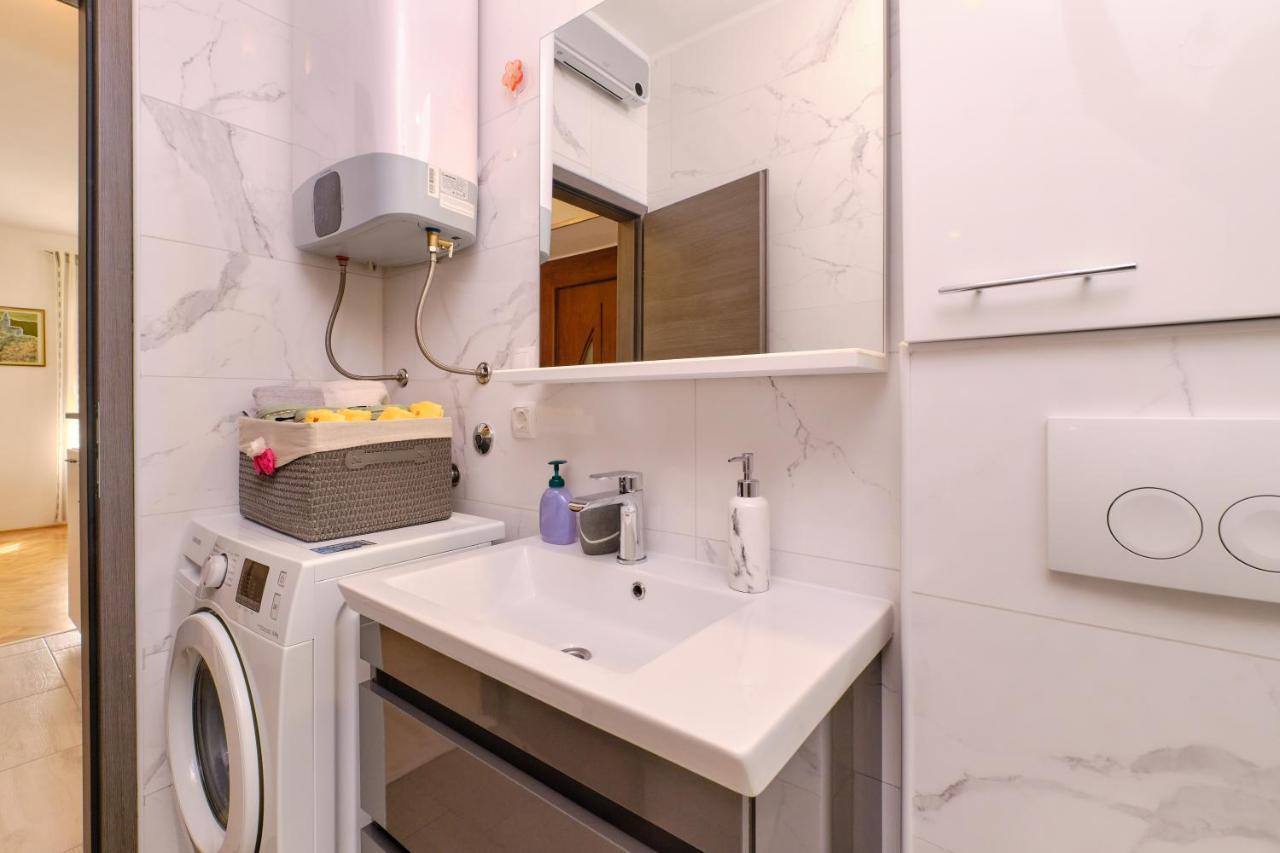 Snjezana Apartment Mali Losinj Bagian luar foto